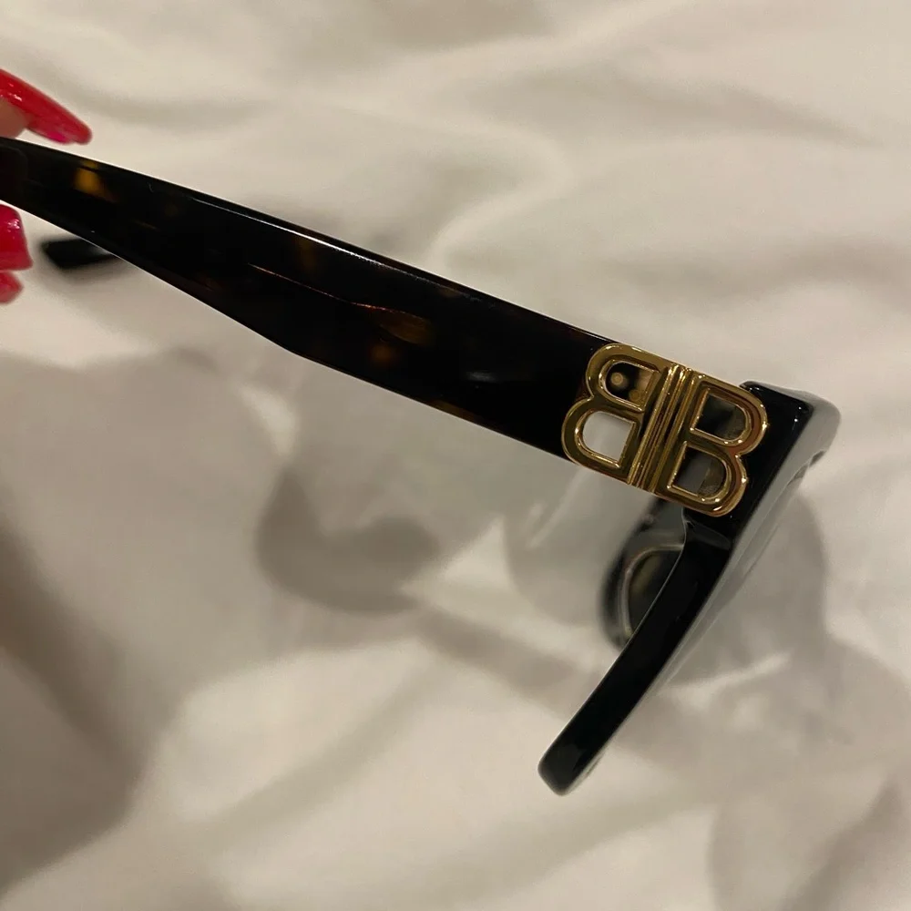 BALENCIAGA WOMEN'S DYNASTY CAT SUNGLASSES IN DARK HAVANA - Picture 7 of 7